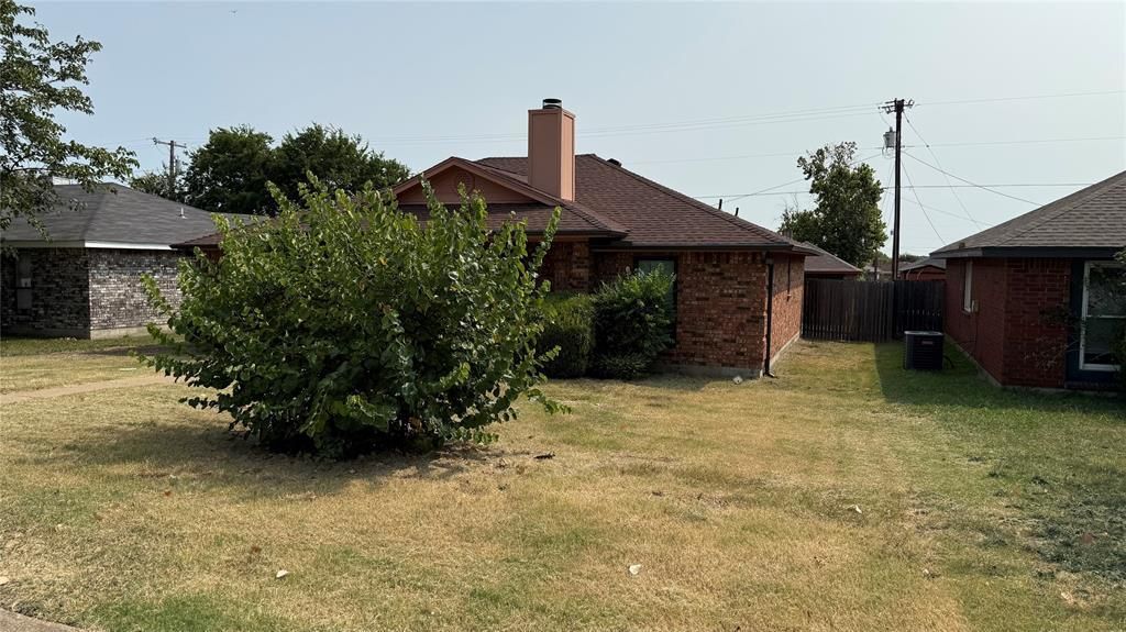 853 W Wintergreen Road, Lancaster