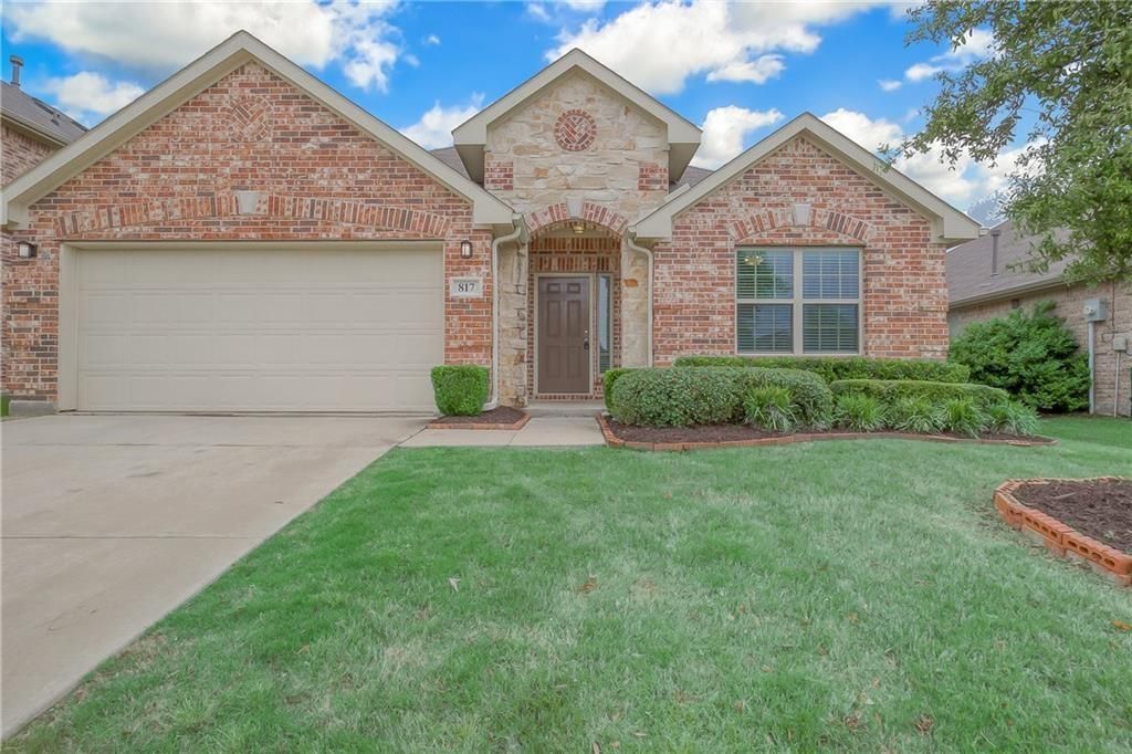 817 Silvermoon Drive, Little Elm