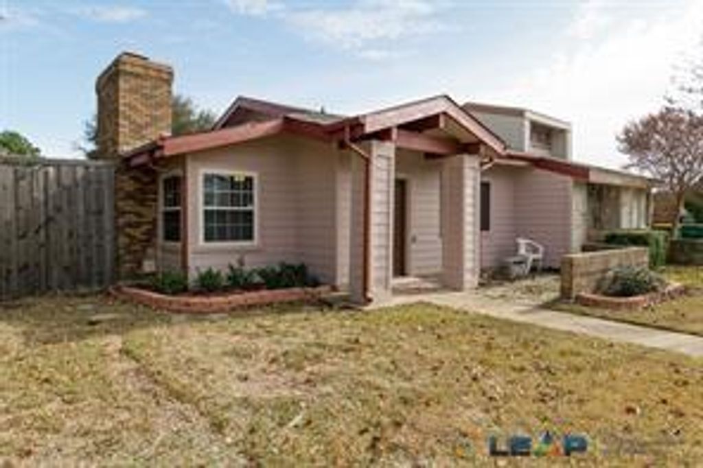 565 Hunters Glen Street, Lewisville