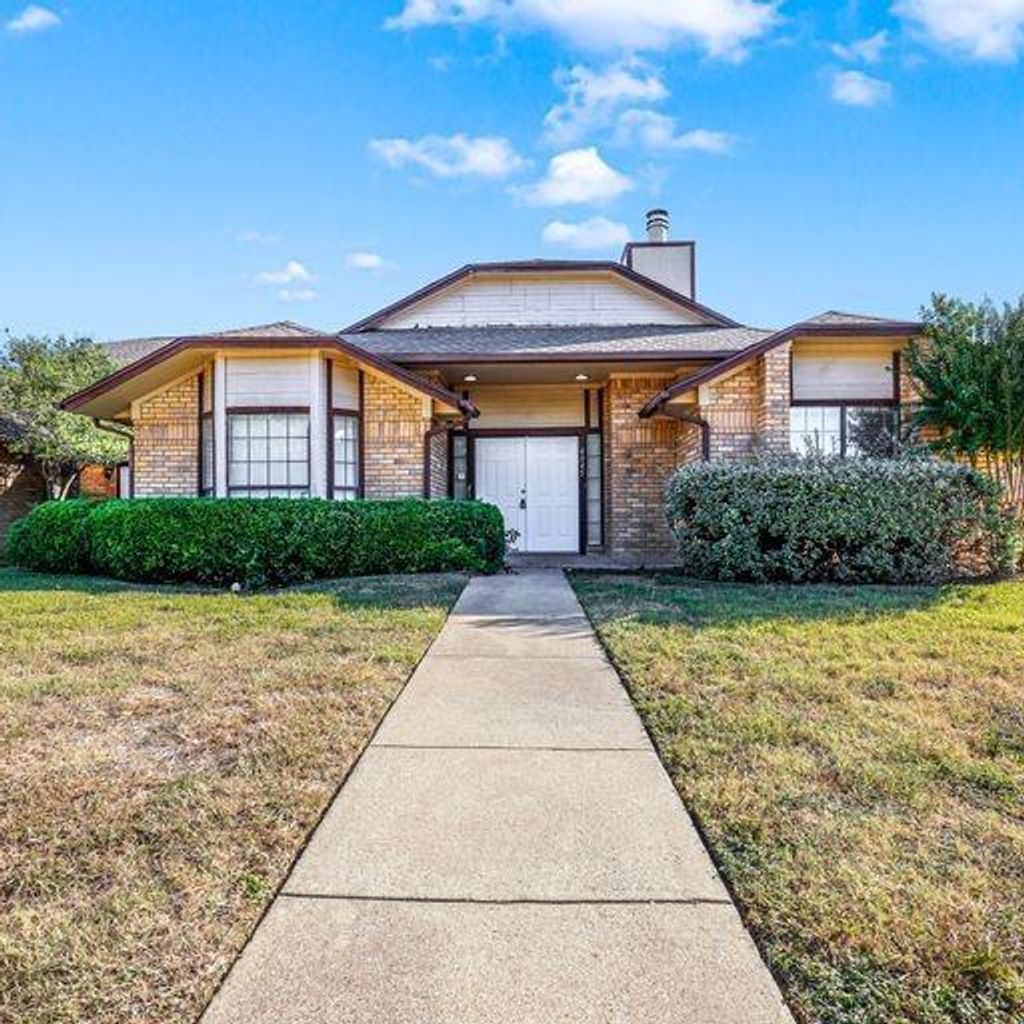 4045 Saint Christopher Lane, Dallas