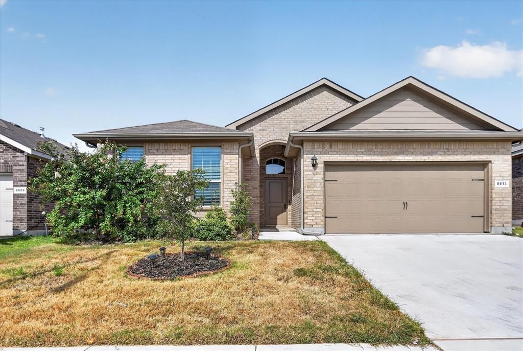 8613 Wildwest Drive, Fort Worth