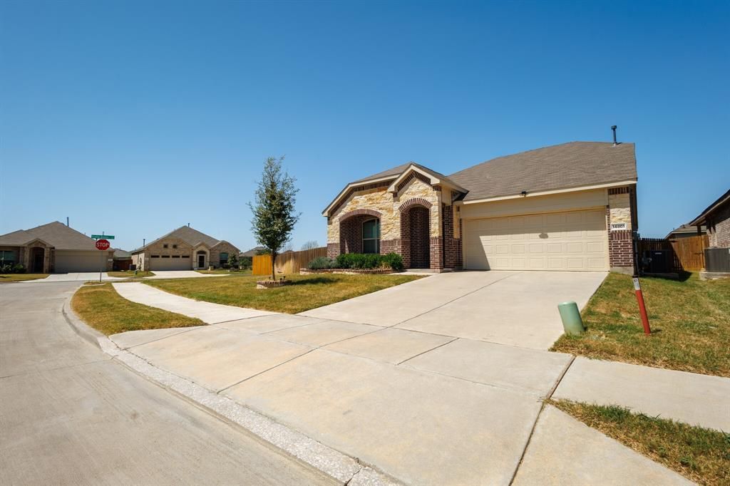 14801 Holster Trail, Fort Worth