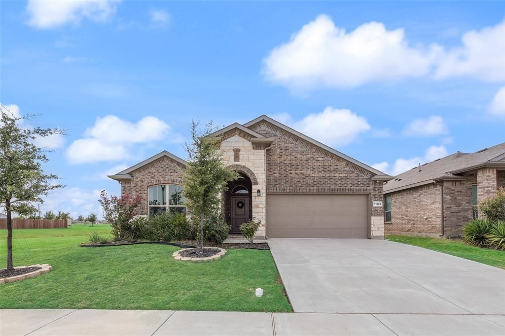 11229 Guinness Drive, Fort Worth