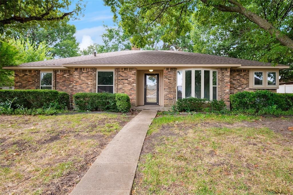 5502 Coronado Drive, Garland