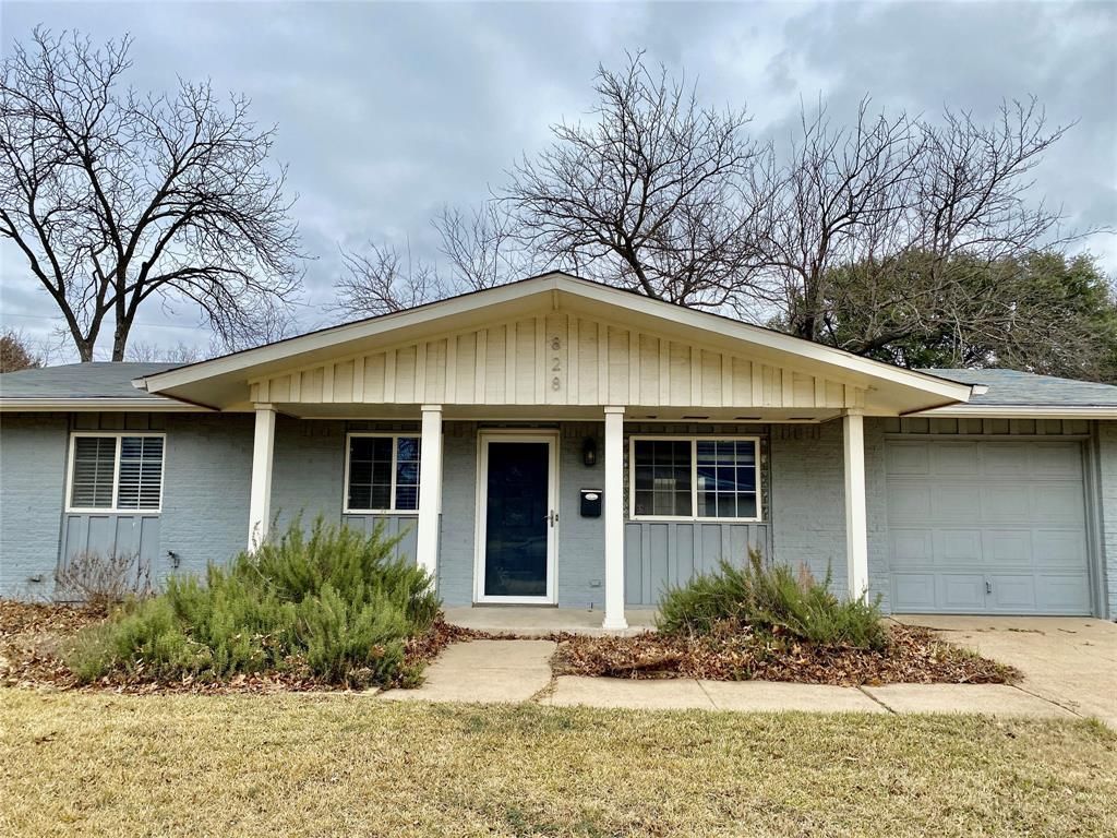 828 Kingswood Avenue, Richardson