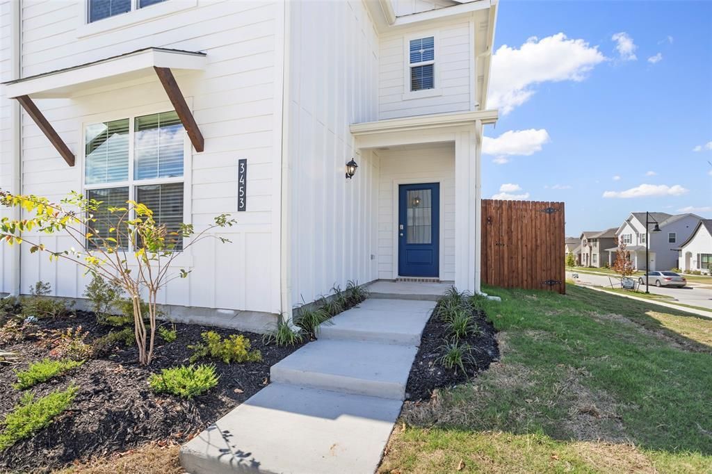 3453 Lake District Lane, Fort Worth