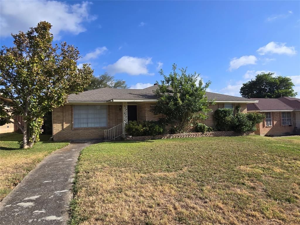 1623 Heather Glen Drive, Dallas