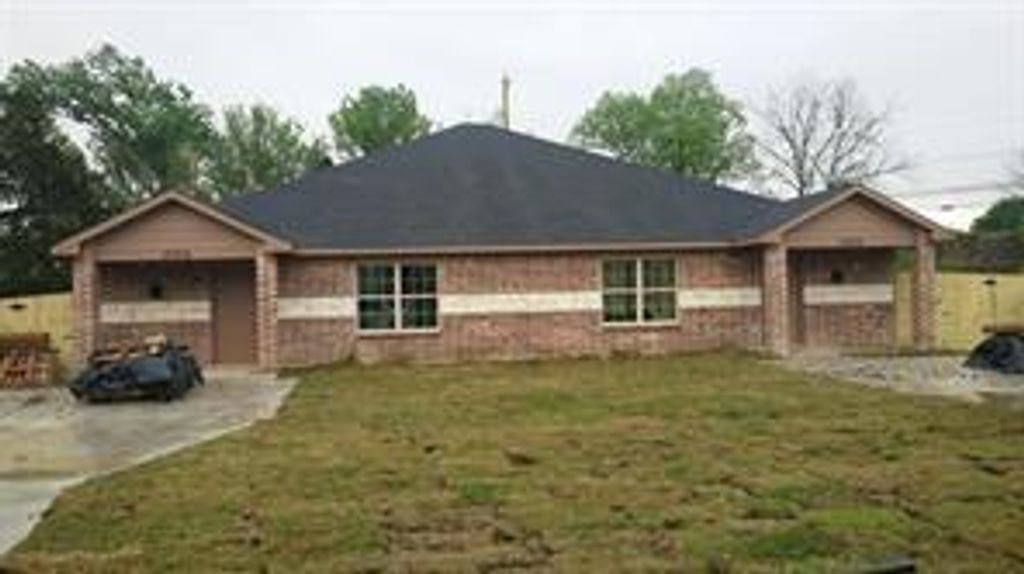 2004 Huntingdon Avenue, Dallas