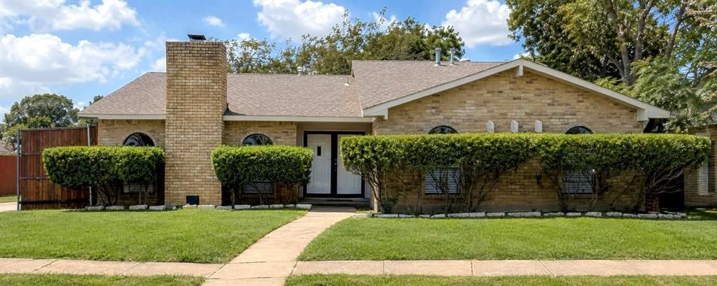 1930 Rambling Ridge Lane, Carrollton