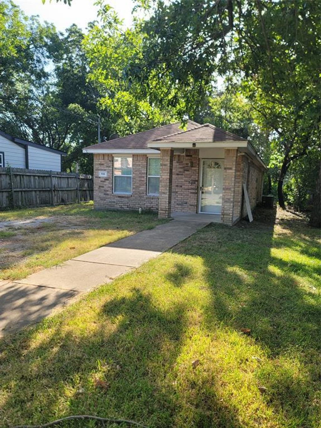 910 S Catherine Street, Terrell