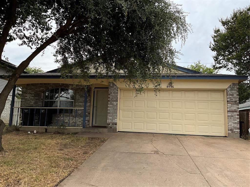 6936 Laurelhill Court N, Fort Worth