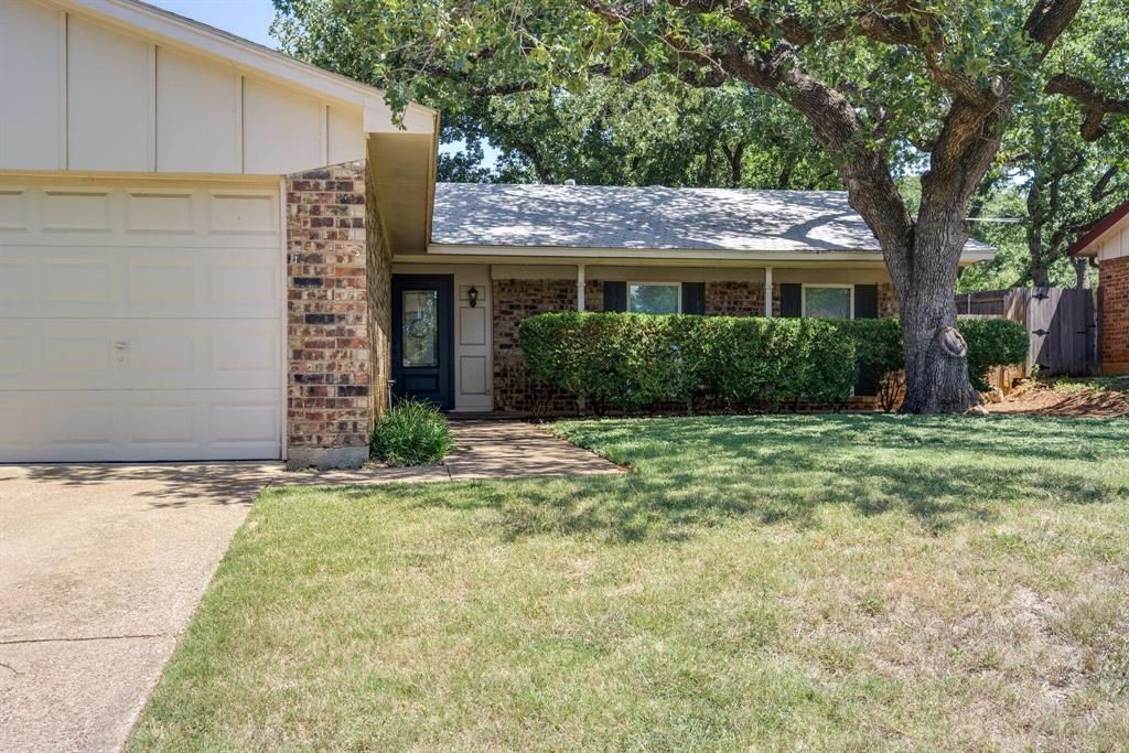 2101 Warwick Drive, Arlington