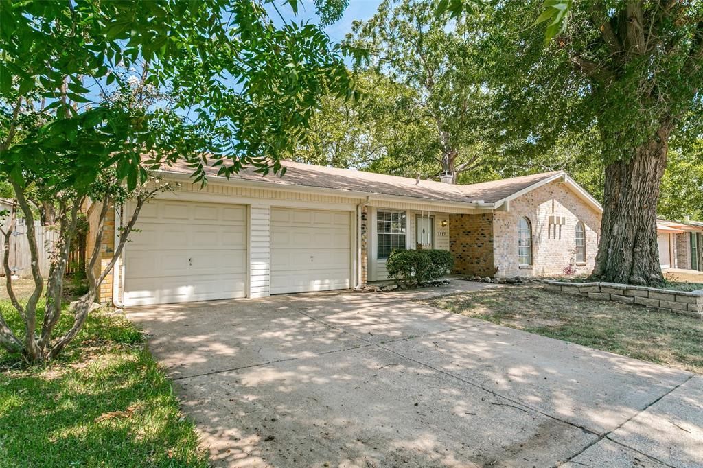 1117 S Thornbush Circle, Arlington