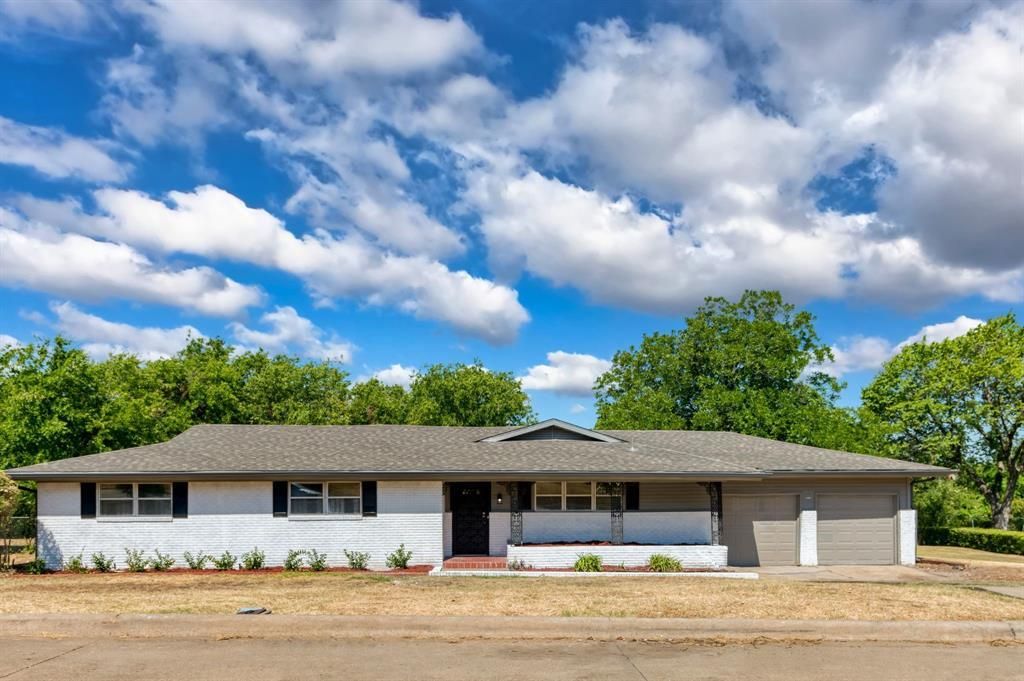 4516 Rolling Hills Drive, Fort Worth
