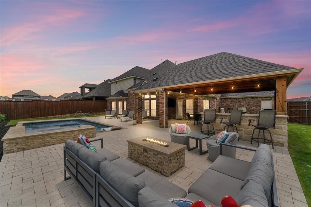 701 Featherstone Lane, Prosper
