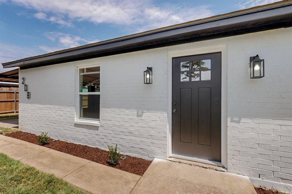 208 Ponderosa Lane, Burleson