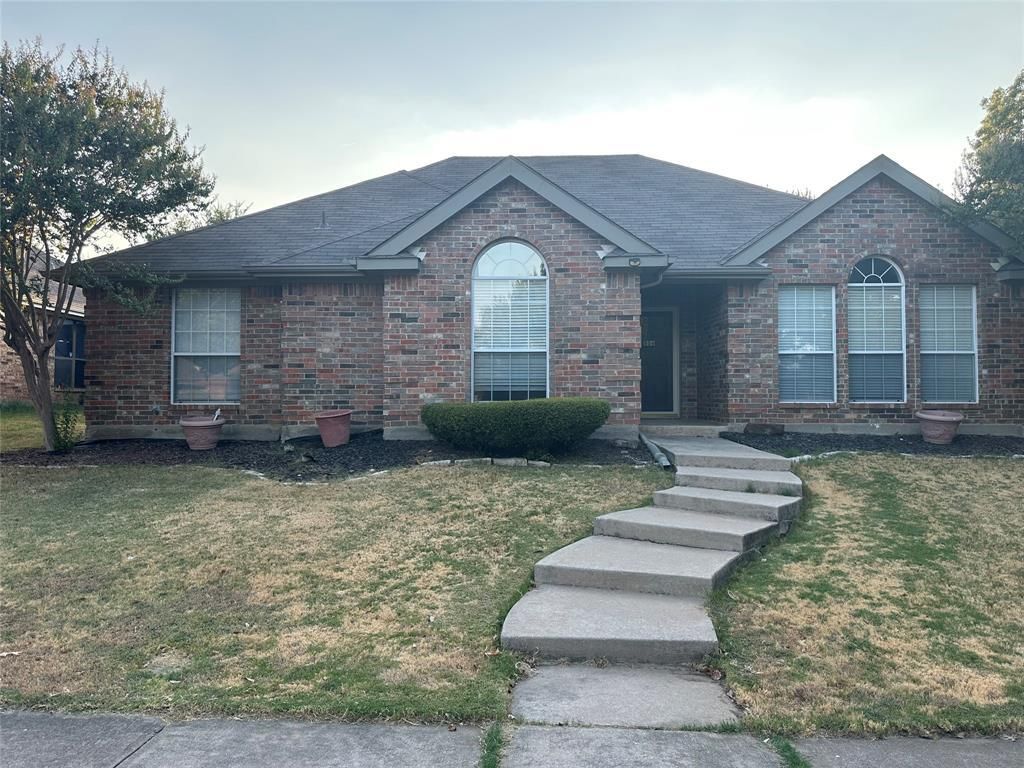806 Boxwood Drive, Lewisville