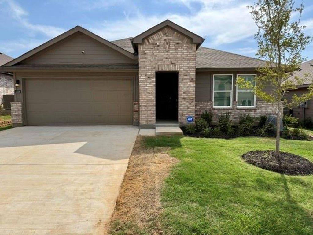 2716 Flowers Drive, Denton