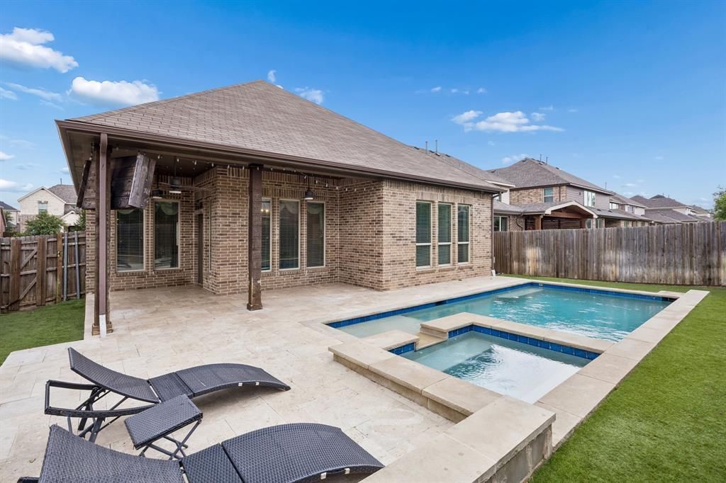 908 Mist Flower Drive, Little Elm