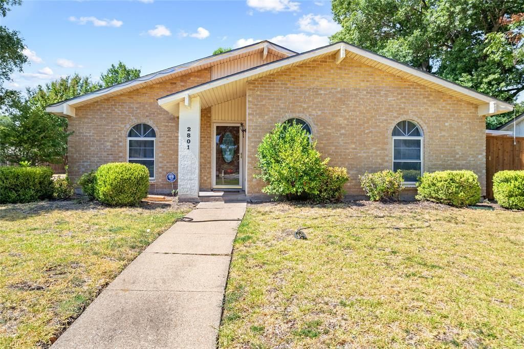 2801 Clover Valley Drive, Garland