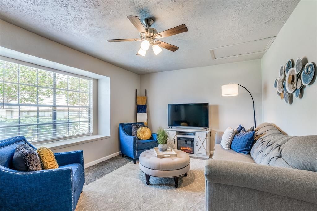7 W Mountain Lane 37, Grand Prairie