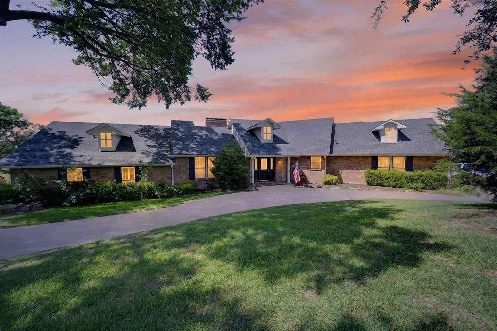 12 Meadowlake Drive, Heath