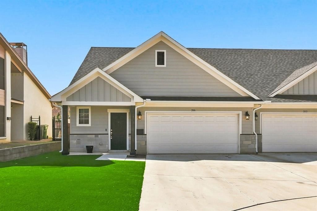 216 Wayside Court, Bedford