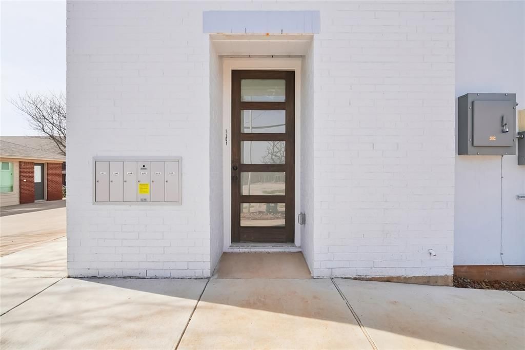 341 Bryan, Denton