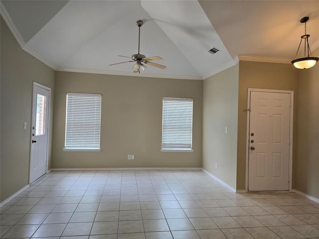911 Lake Drive, Grand Prairie