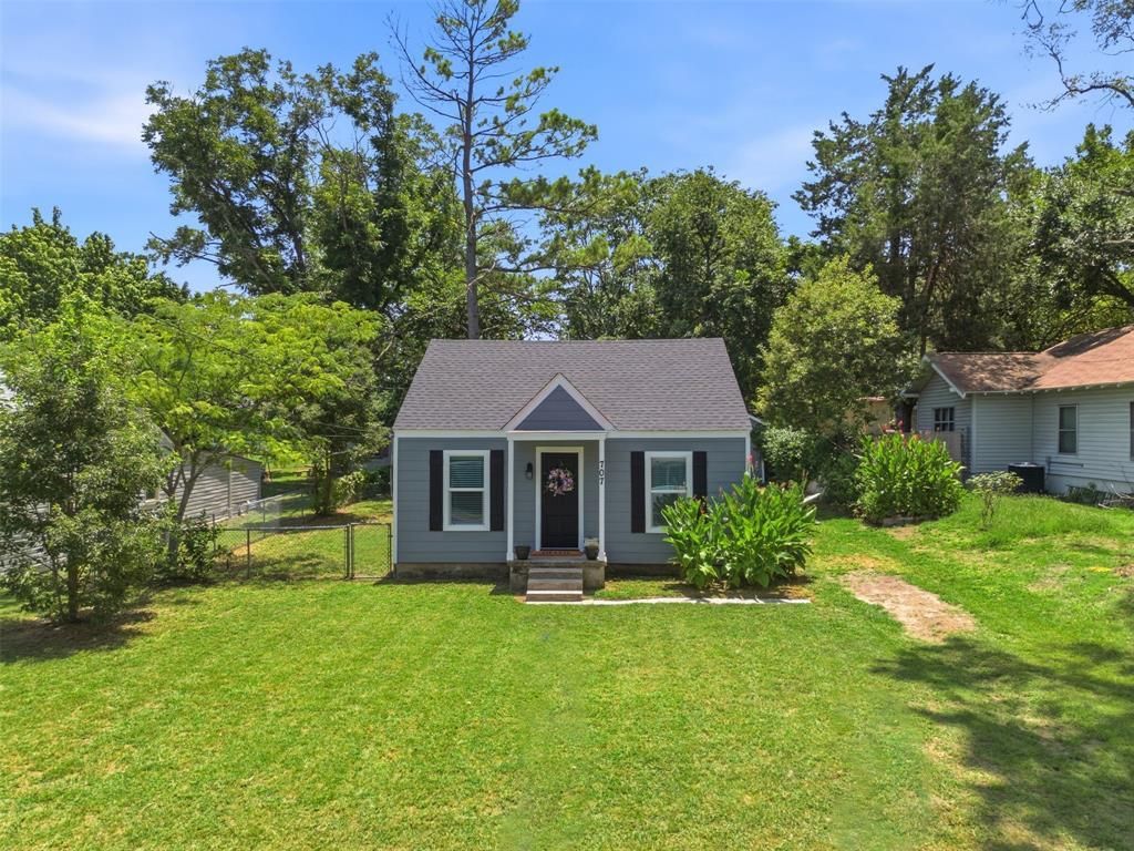 707 W Water Street, Weatherford