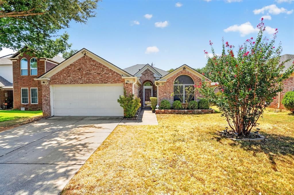 306 Branch Bend, Euless