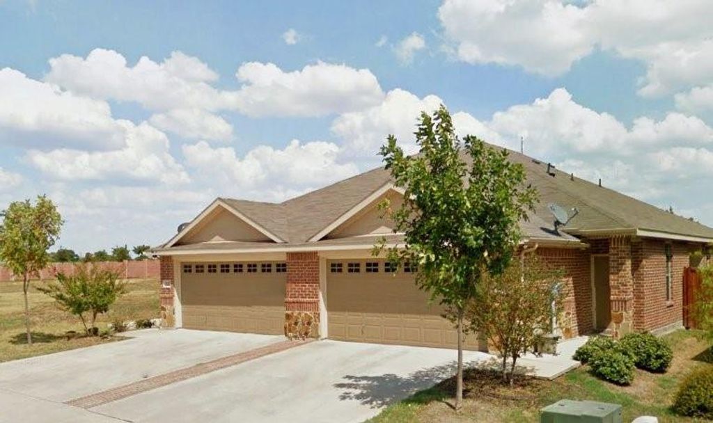 332 Armstrong Lane, Lavon