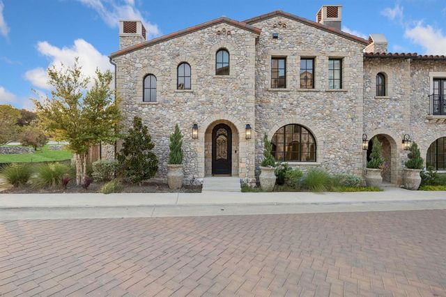 76 Cortes Drive, Westlake