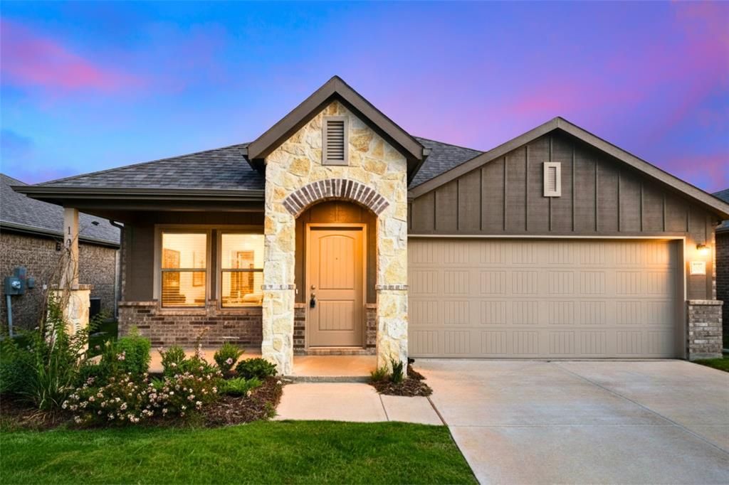 103 Rustic View Drive, Terrell