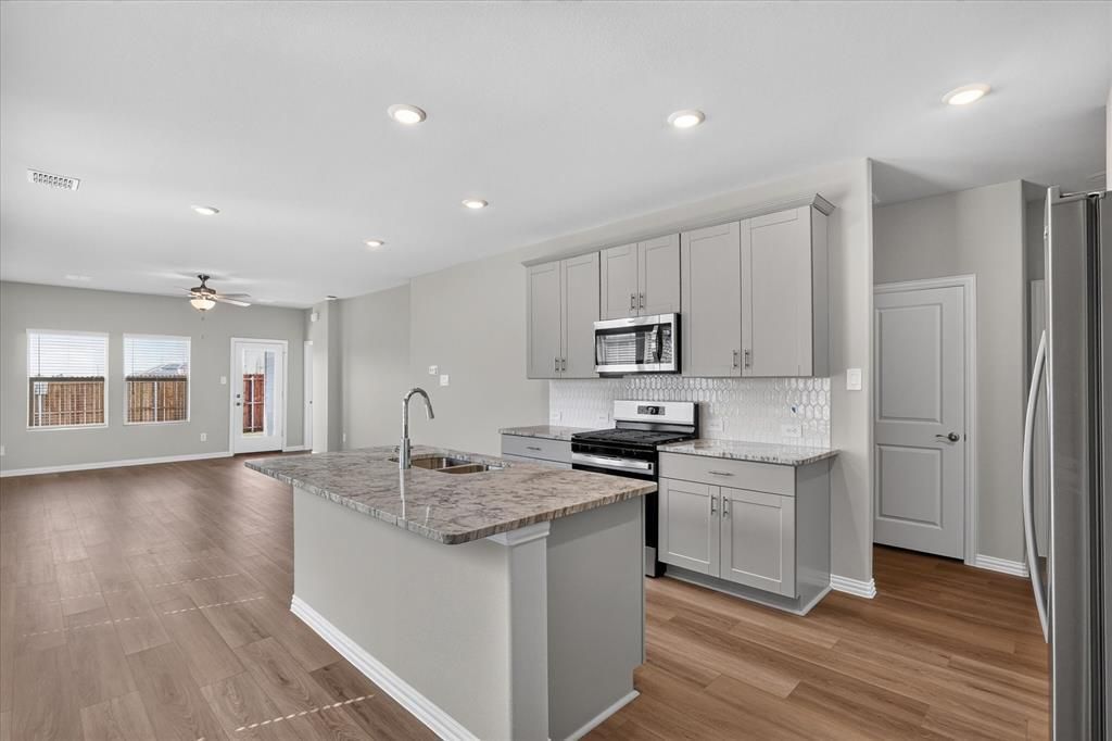 1616 Arches Road, Anna