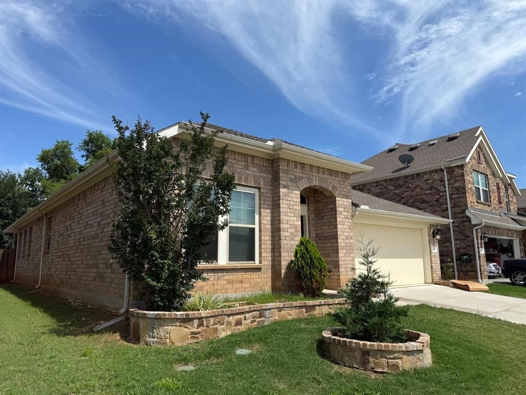 1909 Augustus Drive, Fort Worth