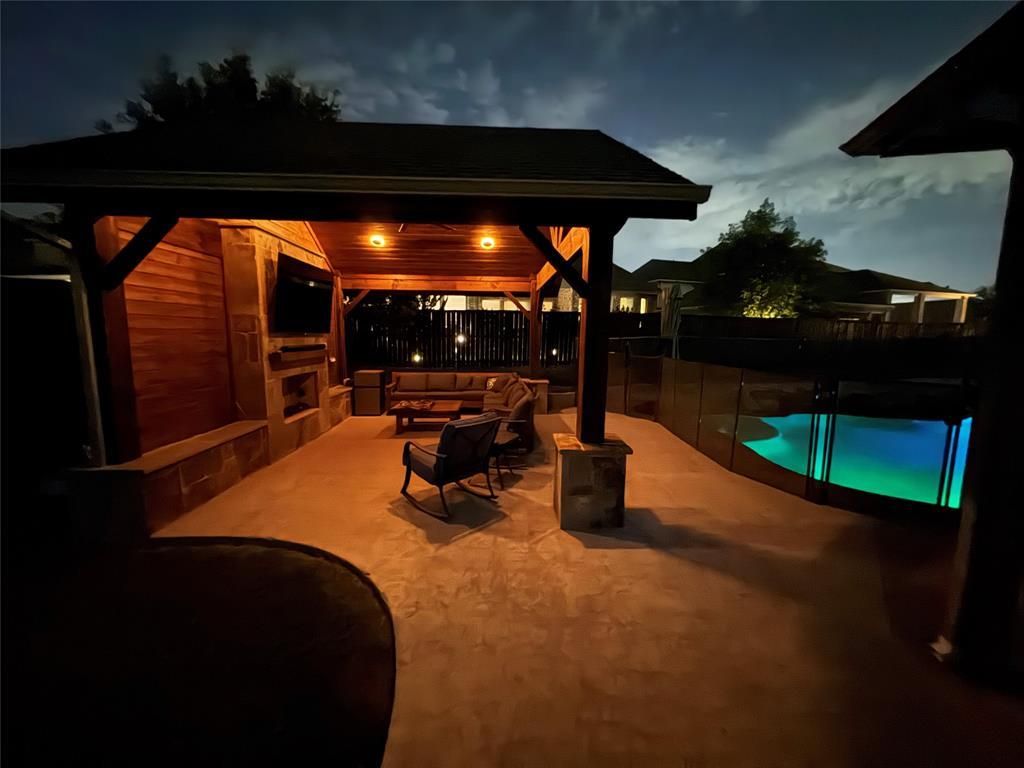 1100 Berrydale Drive, Northlake