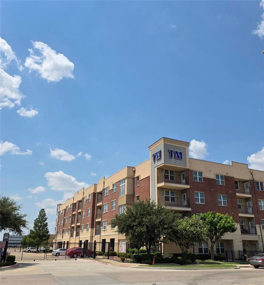 1100 W Trinity Mills Road 2044, Carrollton