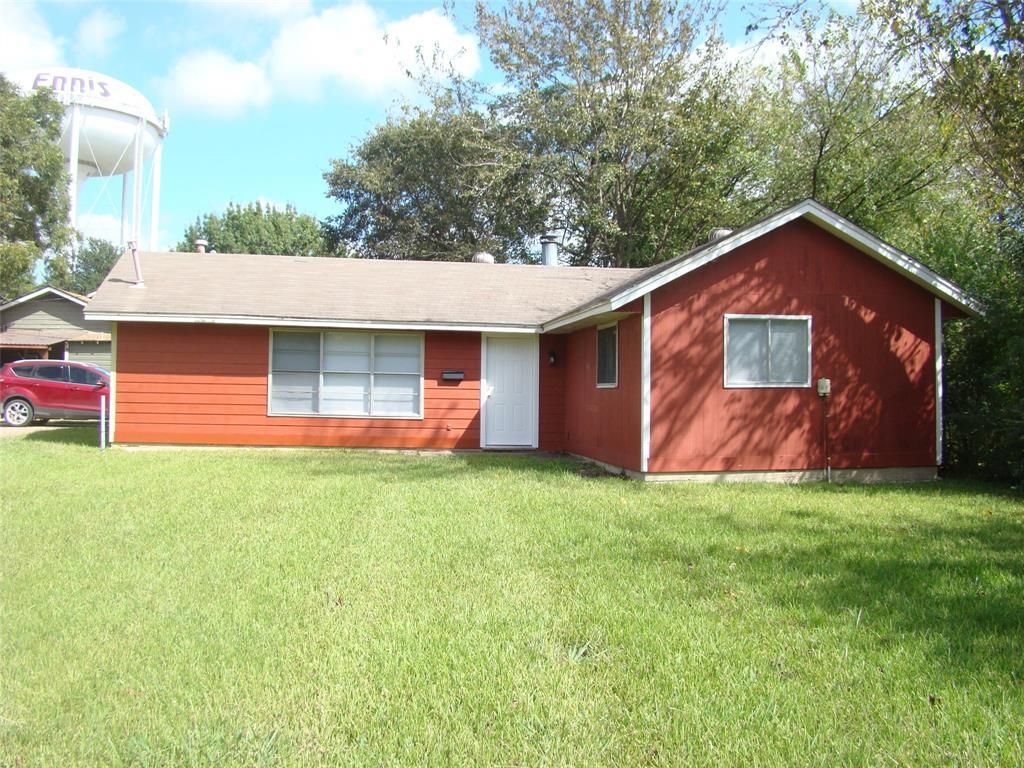 1506 N Preston Street, Ennis
