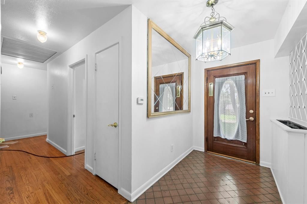 5007 Rockport Drive, Dallas