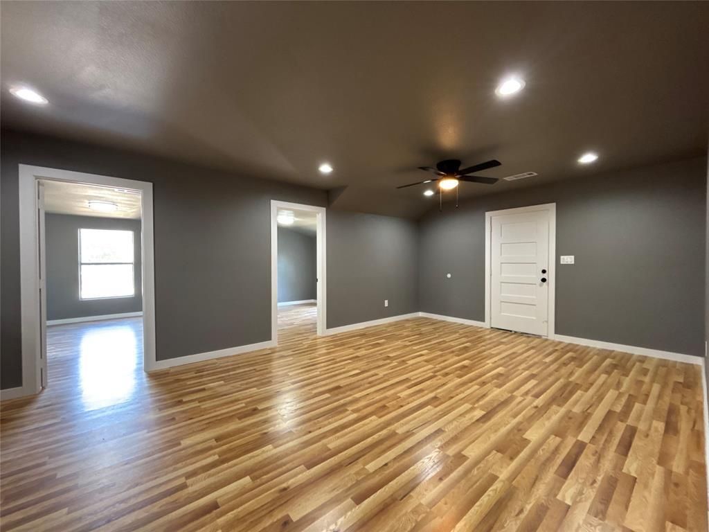 410 S Kaufman Street, Seagoville