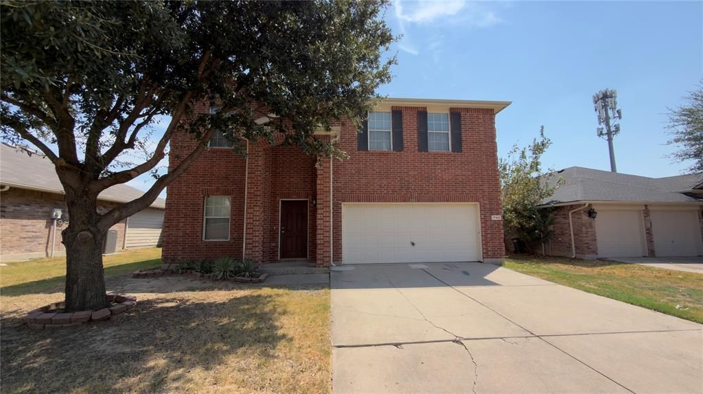 1740 Quail Springs Circle, Fort Worth
