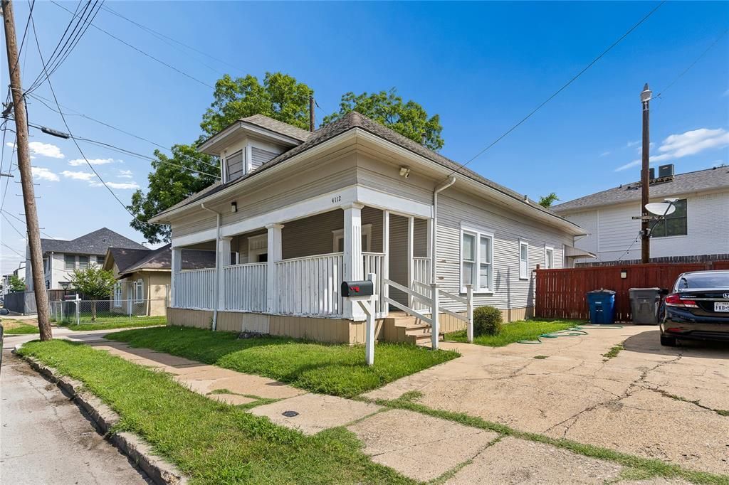 4112 Congress Avenue, Dallas