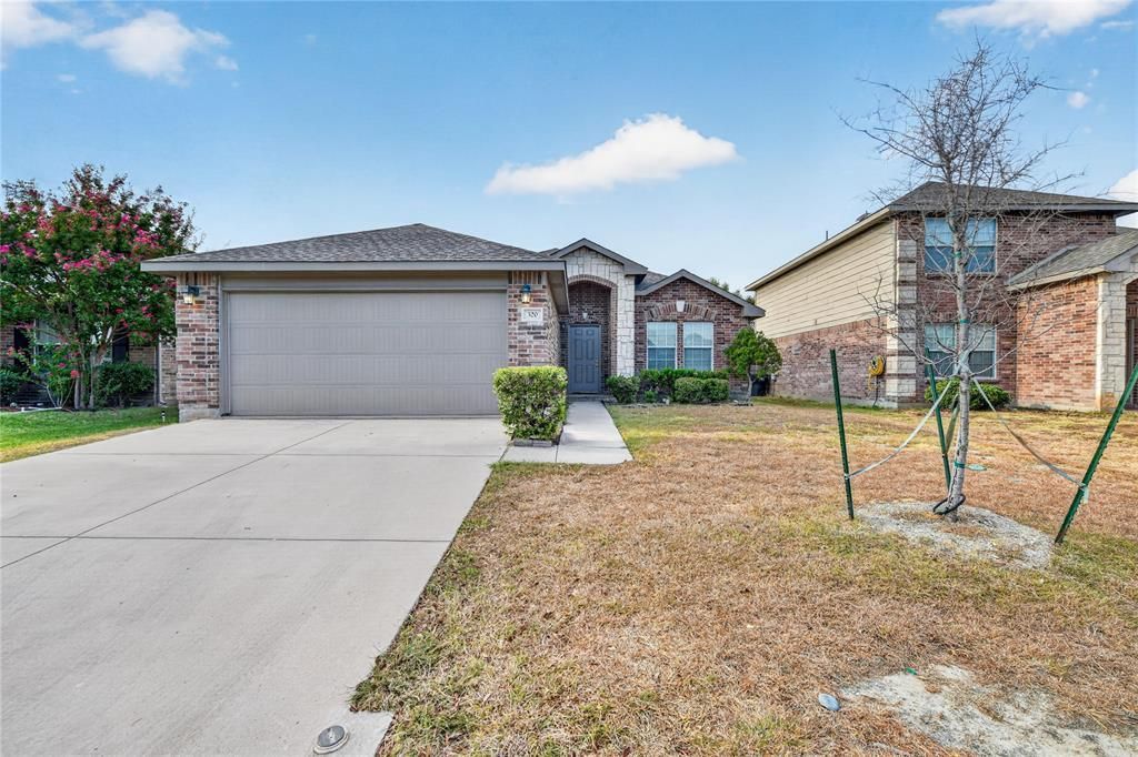 320 Chalkstone Drive, Fort Worth