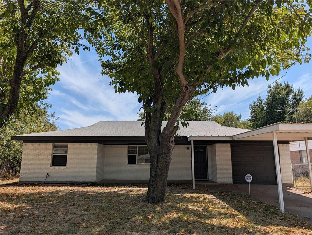 9201 Raymond Avenue, White Settlement
