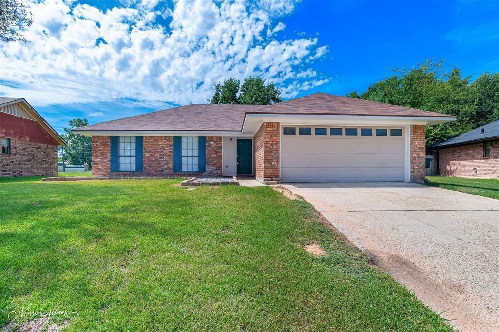 5226 Lauri Lane, Bossier City