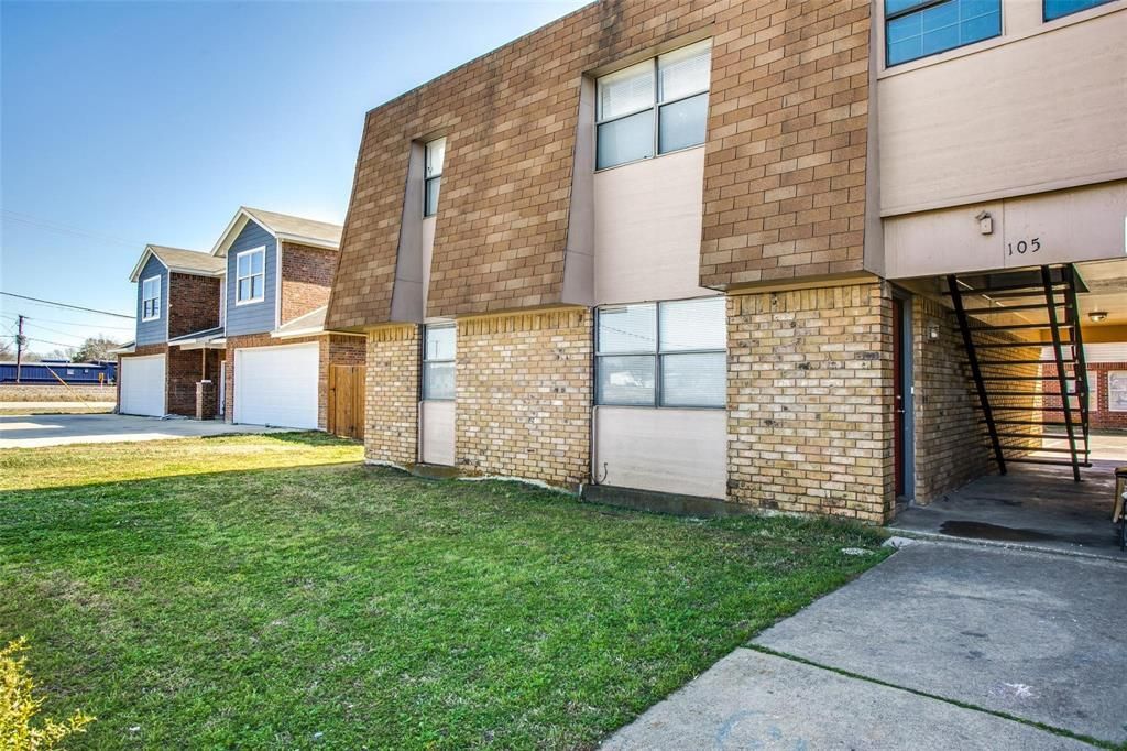 105 Peach Street B, Crowley