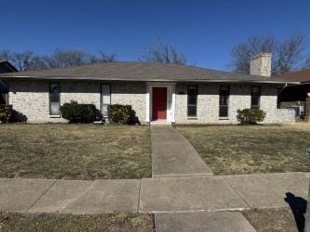 705 Kingsbridge Drive, Garland