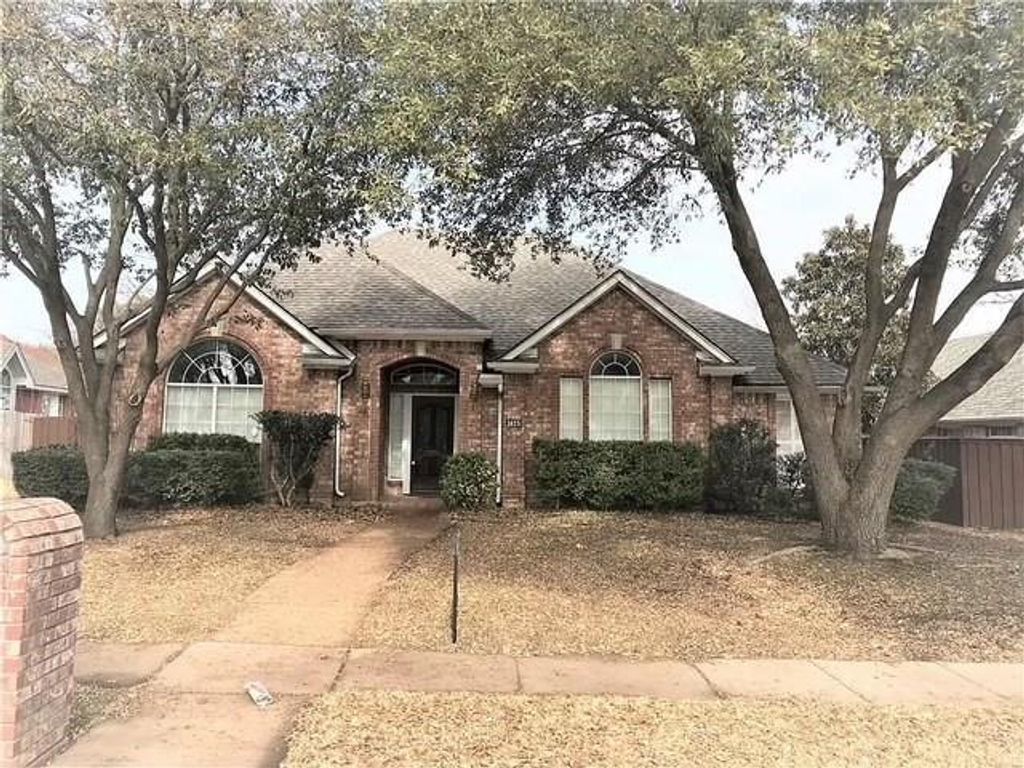 1425 Honey Locust Drive, Plano