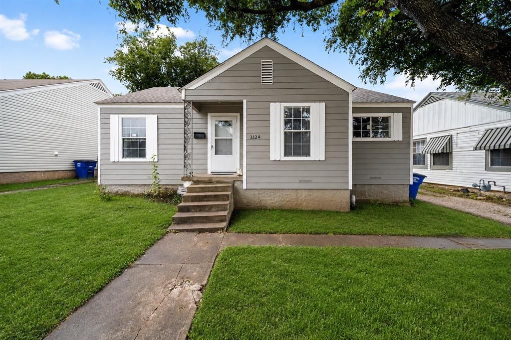 3324 W Clarendon Drive, Dallas